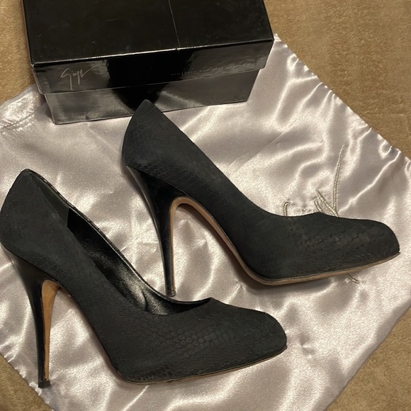 Giuseppe Zanotti black heels - Picture 2 of 11
